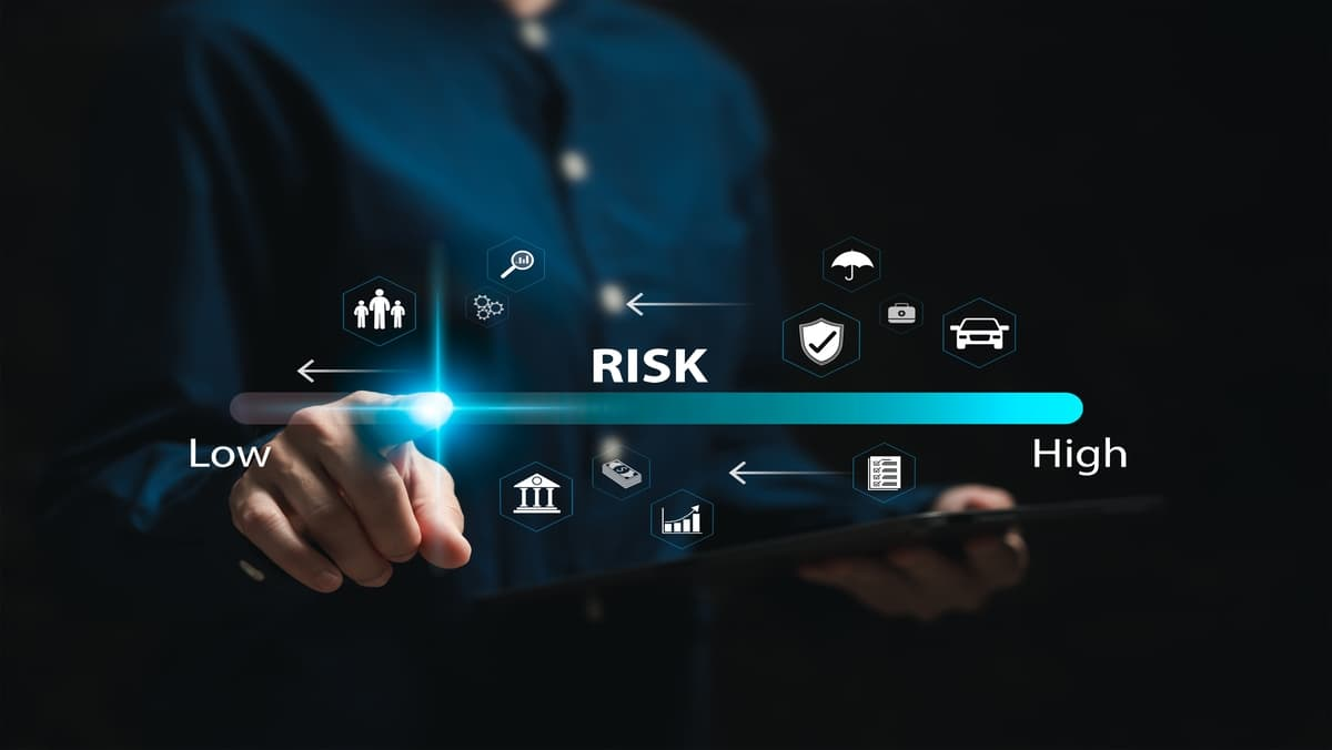 چگونه با کمترین ریسک در پراپ تریدینگ سود کنیم؟